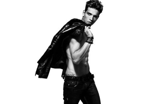 leatheraddict:  Leatherboy du jour/of the day : Alexandre Cunha (mannequin/model)  fall/winter 2012 - 02/2012  