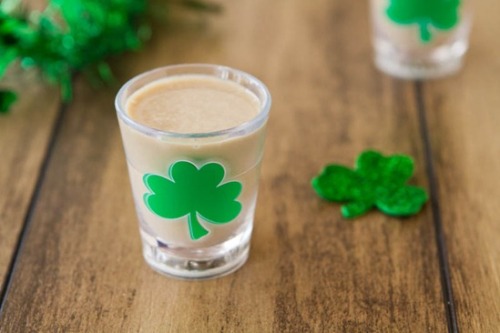 veganfoody:Homemade Baileys Irish CreamServe it over ice, add a shot to coffee or tea or even bake w