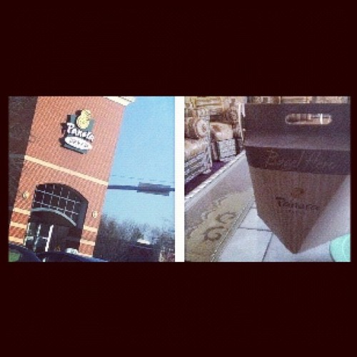 Panera morning with my baba #instafav #instafood #instadaily #healthy #yum (Taken with instagram)