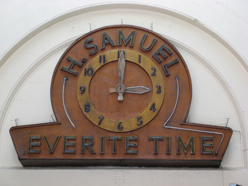 124daisies:H Samuel, Cardiff