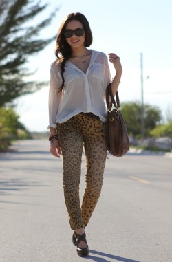 what-do-i-wear:  Jeans: Target (Vanilla Star) Bag: c/o Mimi Boutique “Lisa Satchel” Shoes: Forever 21 (old) Top: Forever 21 Bracelet: c/o Mimi Boutique “emmie strap” Ring: c/o Felicee Fashion  Cross necklace: c/o Furor Moda Sunglasses: c/o