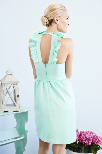 Pretty!
jillianwithak:
“ Mint-colored ruffles
(found via Pinterest—but where is it from!?)
”
