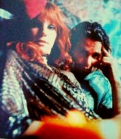 farewellandgoodmorning:  Jim Morrison and Pamela Courson. 