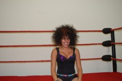 Wwe, Sign Up Marti Belle!