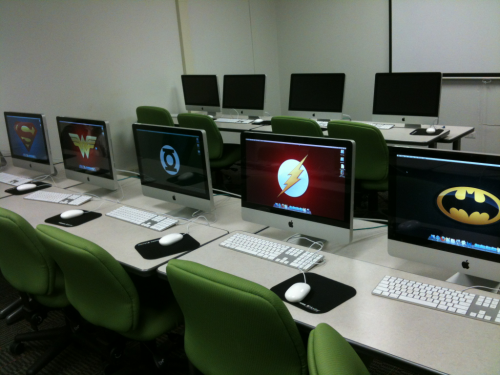 holytoledobatman:  Today in class, I changed all the wallpapers in my row to Justice League members. Because I’m cool. 
