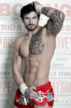 tumblinwithhotties:  Stuart Reardon 