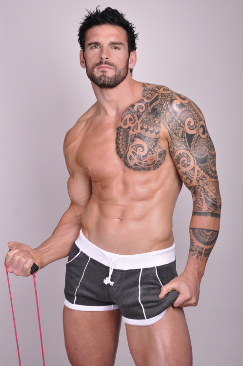 tumblinwithhotties:  Stuart Reardon  adult photos