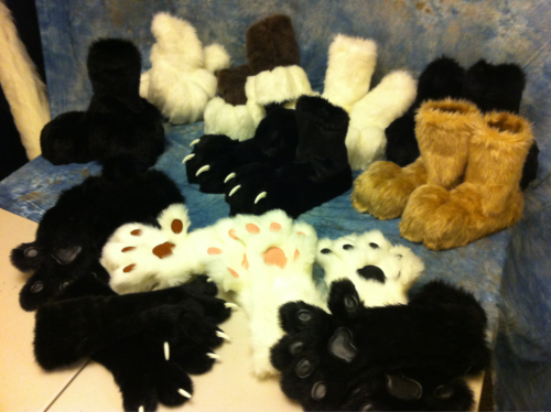 Feet &amp; handpaw explosion! They&rsquo;ve been multiplying for the past few weeks. :) Some of thes