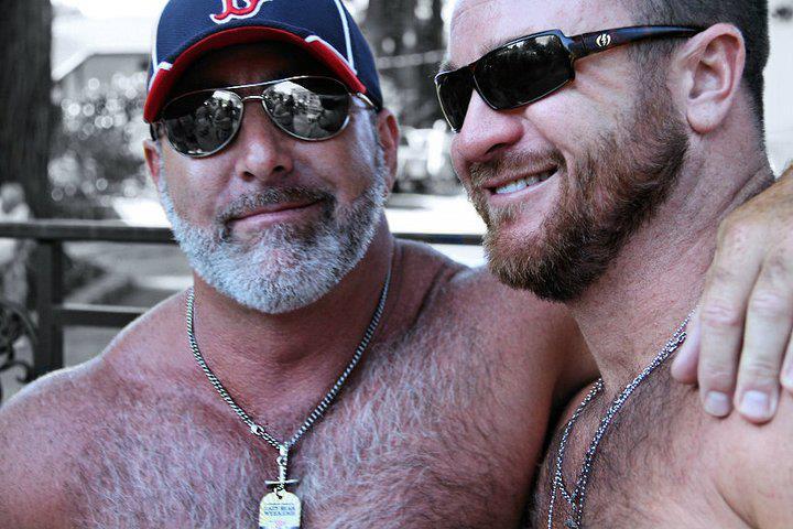 guysthatgetmehard:  hot daddy in shades