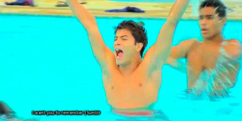 Quando eu estiver com o meu DVD dos RebeldeS em mão: