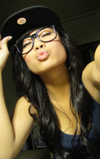 Dig the girl, not the duckface