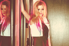 my-world-avril-lavigne:  Fabulous 