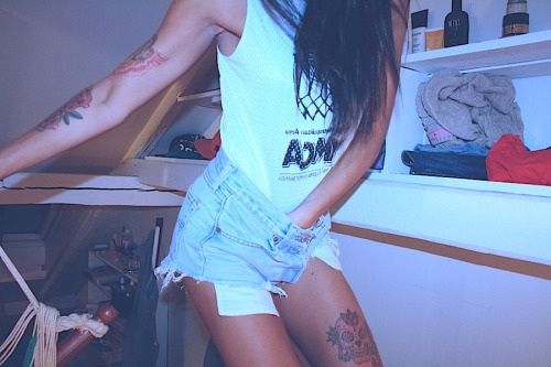 jackiejukem:  rub one out. haha