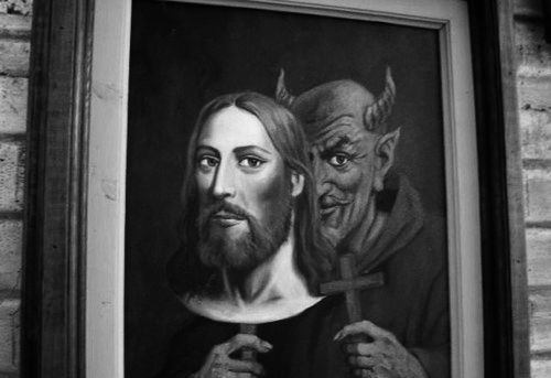 kthuluinc:  escuchalo… el diablo es magnifico…  