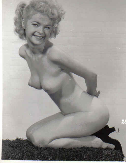 http://nudevintage.tumblr.com/post/19295341504