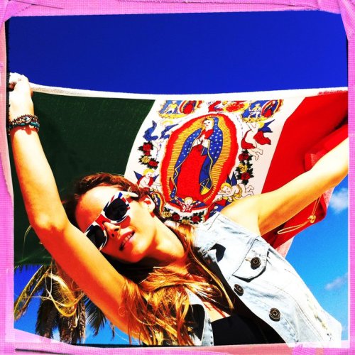 fiercehoney:soaking up the sun! 