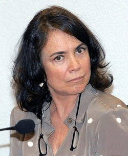 Aí a professora forma duplas para um trabalho e não te coloca com seu amigo:
