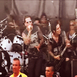 trannygates:  Almost Easy Live → Warped Tour 2007  