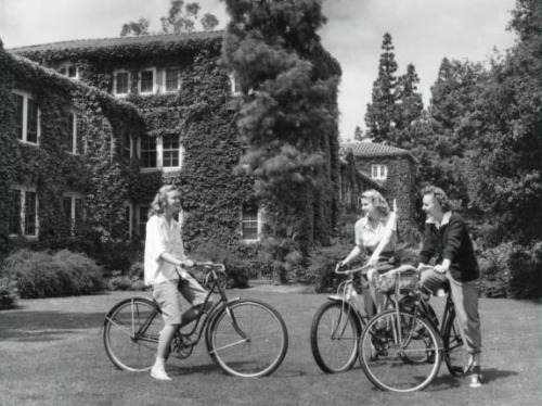 Students sit on their bicycles at Pomona College, California