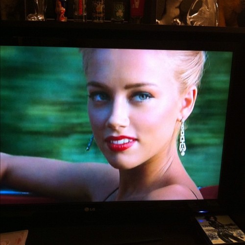I kno I’m not the only one who thinks Amber Heard from #RumDiary looks like Alicia Keys  (Taken with instagram)