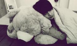 kpopkathyy:  Kwangmin and his teddy *_* way to cute.