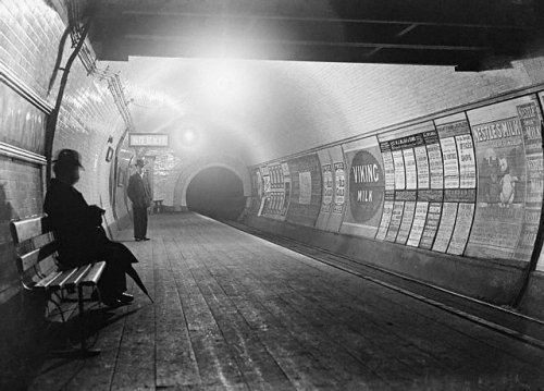 realrobynschneider: London underground in the 1890s. Most people don’t realize how abundant ad