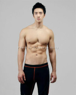 sogoodguy-blog:  Jiho Lee by Haruehun Airry