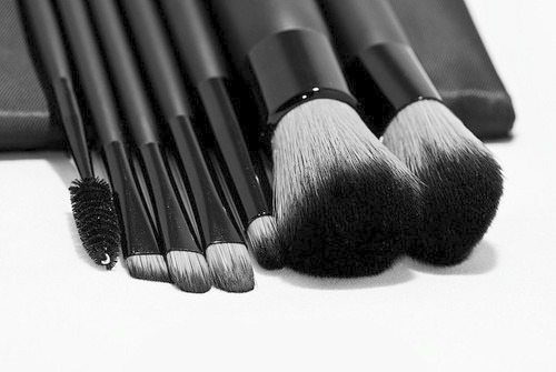 a-l-l-u-r-e-e:  BLACK AND WHITE FASHION BLOG!!! 
