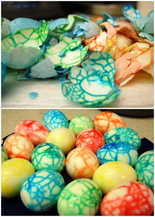 rainbowsandunicornscrafts:DIY Dinosaur Easter Eggs. Why haven’t I done these? They are the easiest t