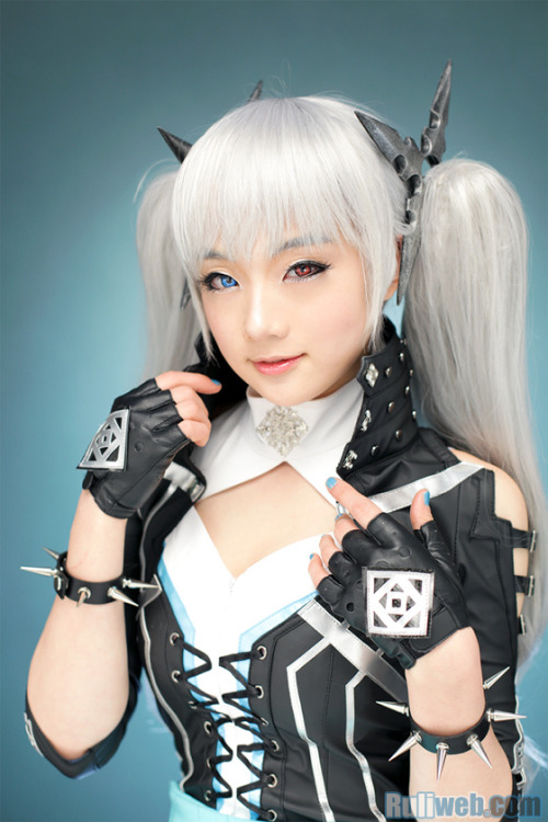 (via Cyphers Cosplay by Miyuko &amp; Tasha)