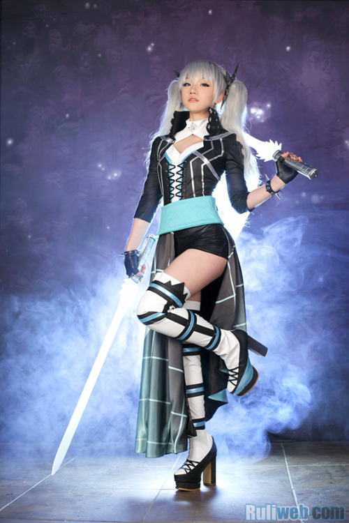(via Cyphers Cosplay by Miyuko &amp; Tasha)