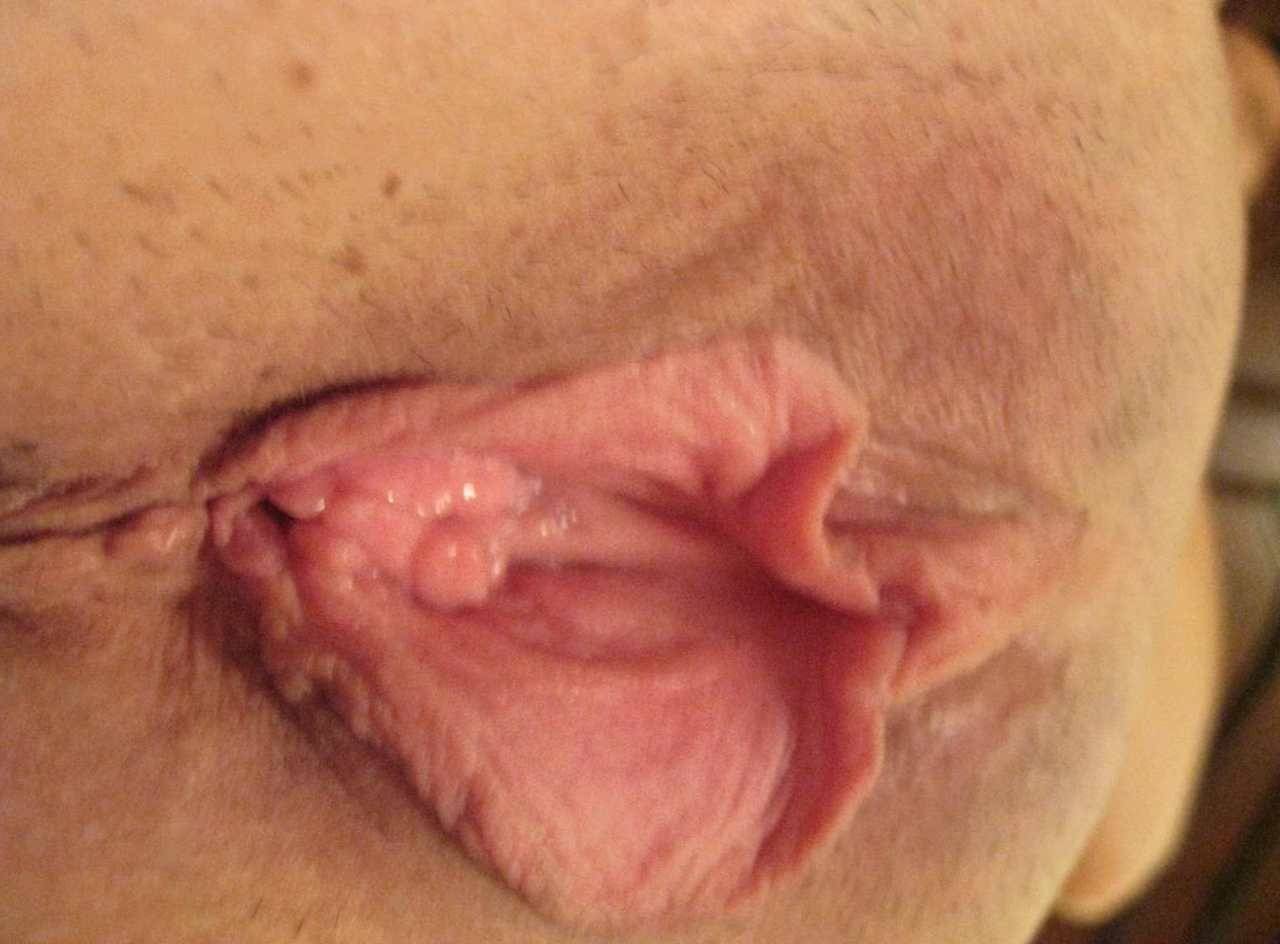 Sorry for such a close up shot. I I use to look at my dads playboy magazines and