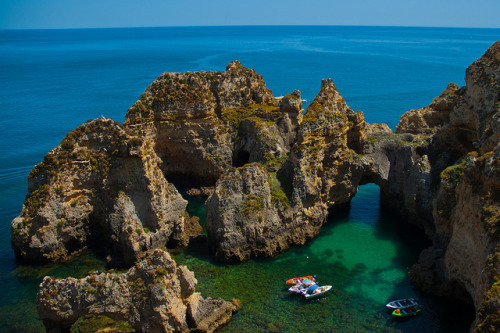 Ponta da Piedade in Algarve, near Portimao, Portugal (by NunoVicente).