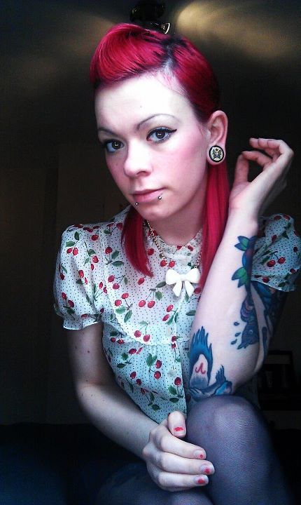 ohmygodbeautifulbitches:  Submitted by pr3ttypoison-x 