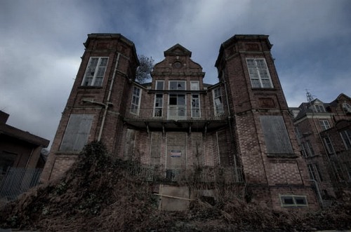Urban Exploration - Abandoned Asylums… Always creepy explorations.