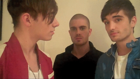 nathansykesislove:  Poor Nathan. Why do I find this so amusing?    This flip makes my life.