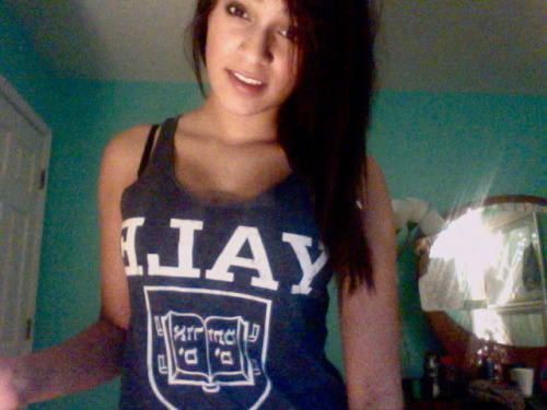 simplycutegirls:  cokecaine.tumblr.com :)