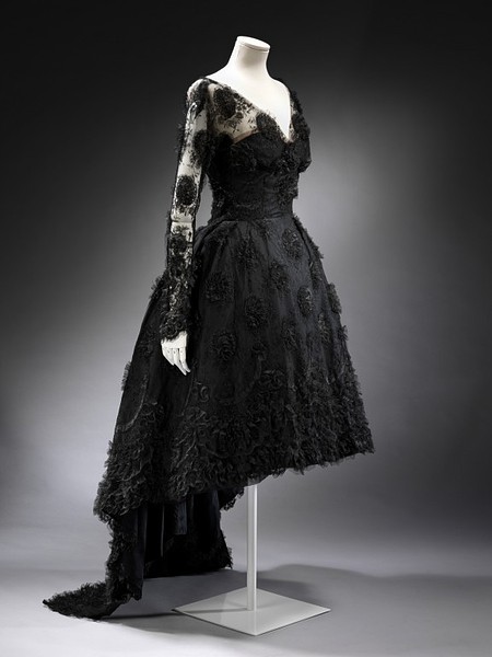 defunctfashion:  Michael Sherard | Cocktail Dress | c. 1958    Cocktail dresses gained a new popularity after the Second World War. They were worn at early evening or ‘6 to 8’ gatherings. Since guests usually stood and mingled, the gowns could include