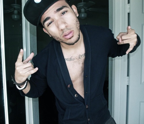 cutestboysontheplanet:  http://brandonsxxx.tumblr.com/ 