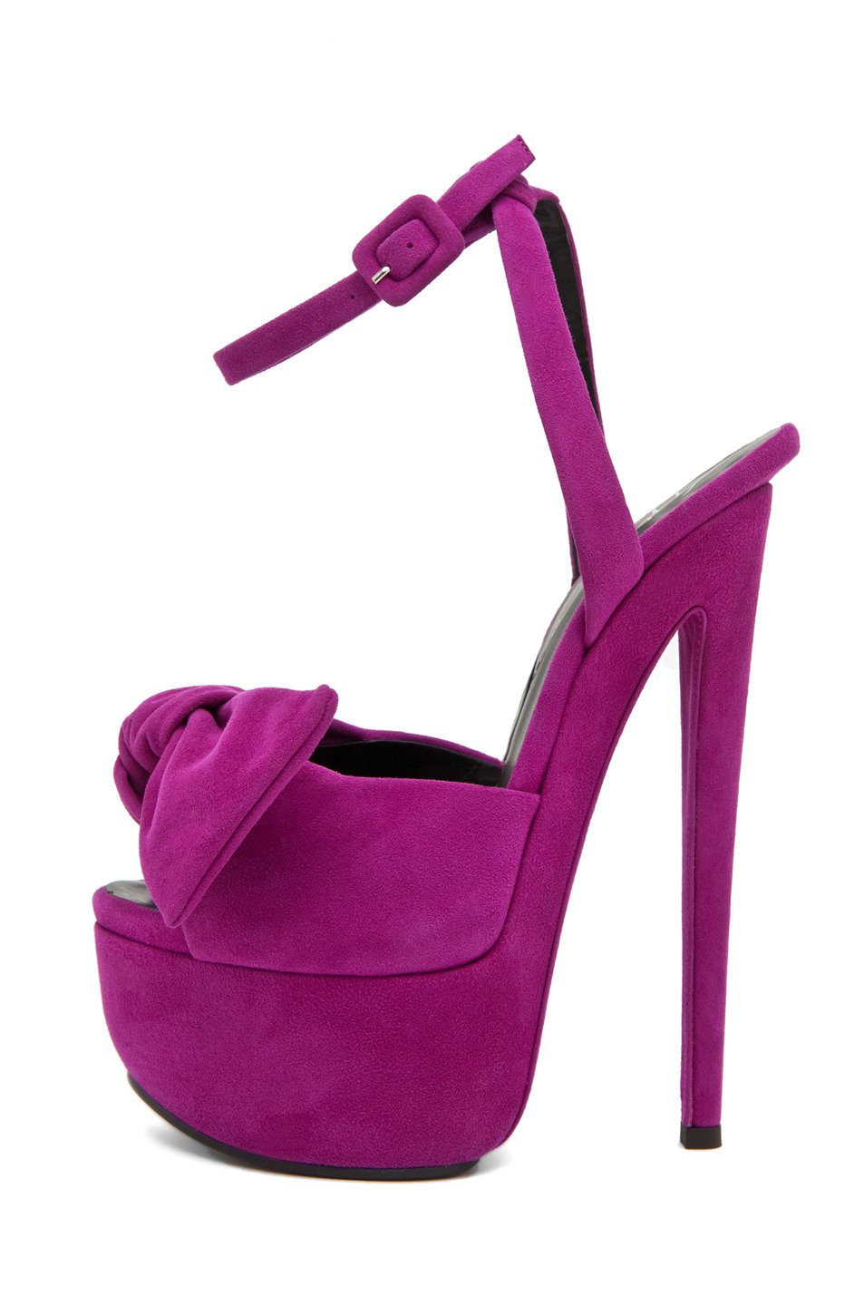 Ordsprog have på Kirkegård these Giuseppe Zanotti heels are like something...