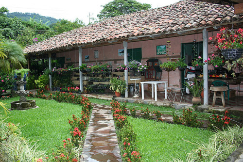 Hotel and Restaurant in Usulutan, El Salvador (by german_sagastume).