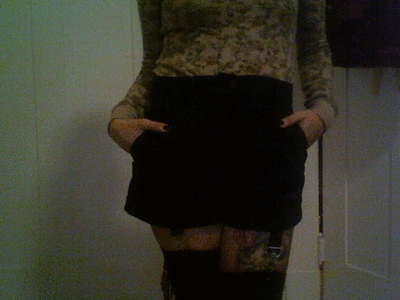 potatoetomatoe:  lindseyike:  my garters came!  babequeen!  
