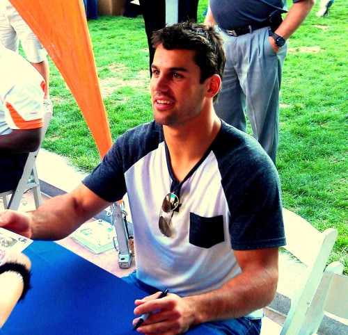 olivebenson:  Happy 25th birthday Eric Decker!  This guy looked HIDEOUS on my Fantasy Football page. But apparently he’s kind of a cutiepie. Yahoo Sports needs to fix this.