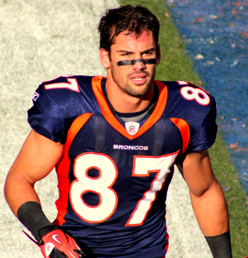 olivebenson:  Happy 25th birthday Eric Decker!  This guy looked HIDEOUS on my Fantasy Football page. But apparently he’s kind of a cutiepie. Yahoo Sports needs to fix this.