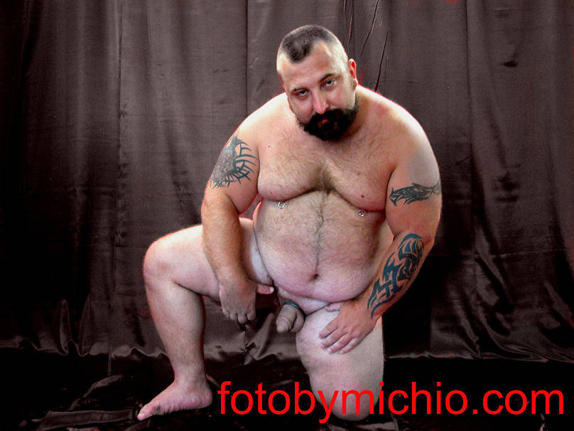 thestubbycubby:  anonbear:  Dozer a.k.a. Scott   3/3 some pix were taken by MICHIO