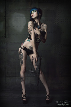 jeannieblue:  Rata-tat-tattoobs by `destroyinc