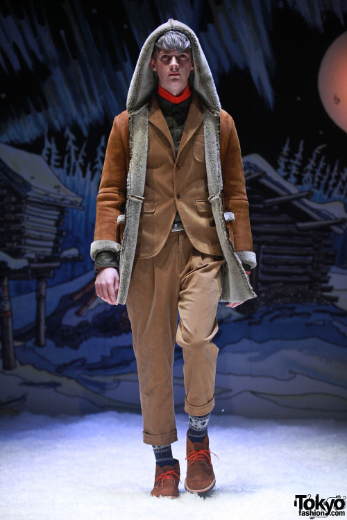 Factotum “Sky at Night From the Cabin” 2012-13 A/W collection shown today at Tokyo Fashion Week.