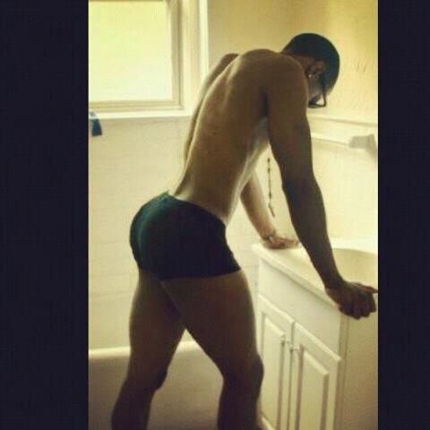 top-azzpirations:  romesoskinny:  HIS BODY DOE!! <3  http://top-azzpirations.tumblr.com