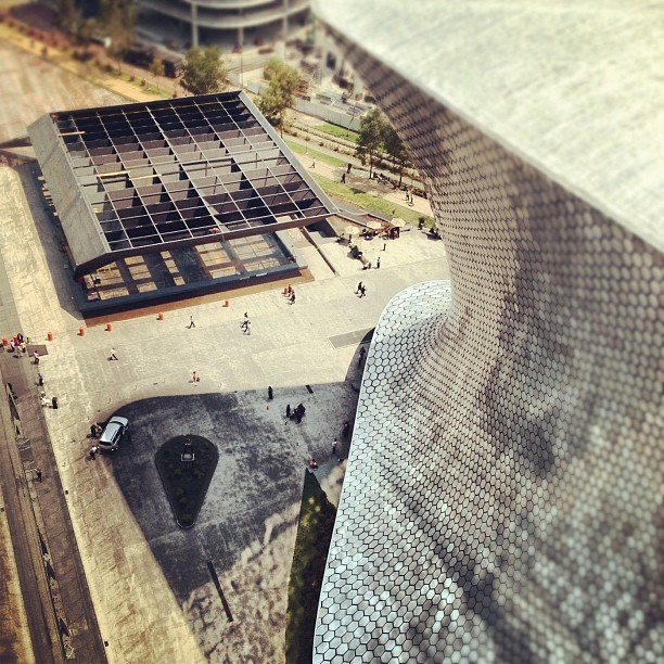 Cervantes Theater by @ensamblestudio and the Soumaya Museum by @fromero7 at Plaza Carso #Mexico #architecture #archdaily #instagood #iphonesia #building_buddy (Taken with Instagram at Museo Soumaya)