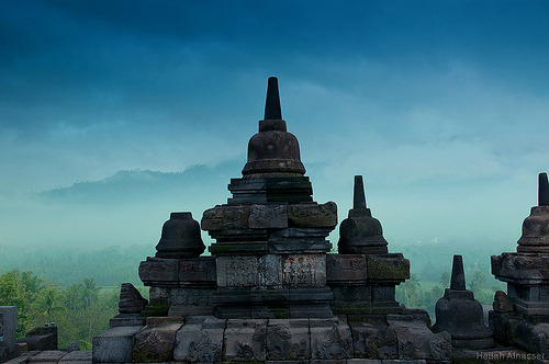 mandrag:  zombisexual: Borobudur (by Heilah Alnasser) 